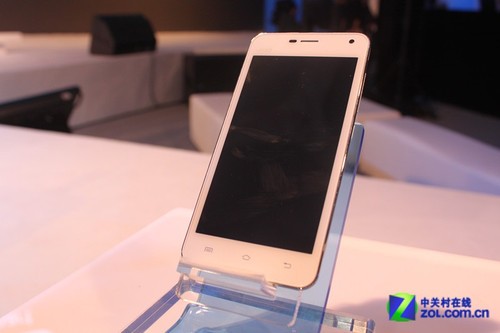 全球最薄智能 6.55mm超薄vivo X1现身