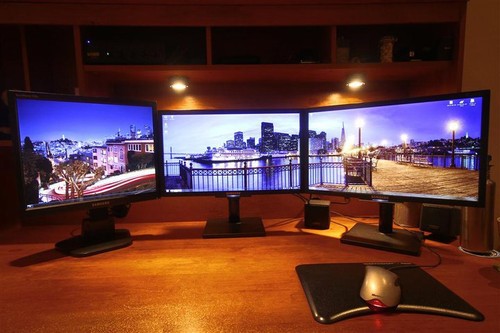 全息屏显示_三屏显示_组三屏显示器