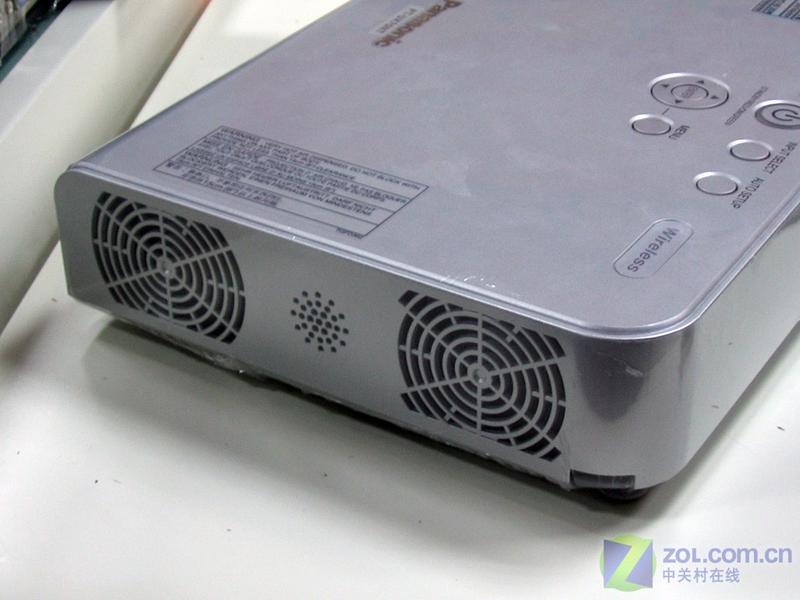 ���£�Panasonic��PT-UX70NT ��1��