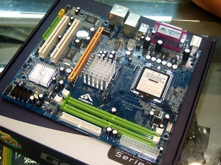 ����I945GC������Pentium E�ռ�����ƽ̨ͼƬ����,ͼ1-ZOL�йش����ߵ�1��