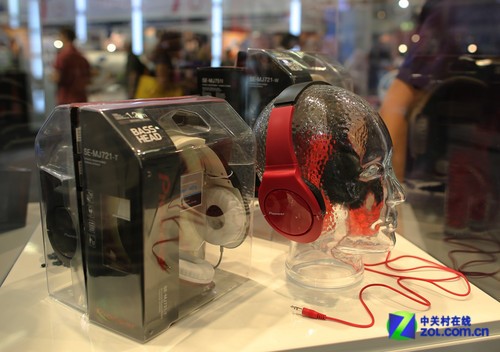 IFA2013电子展 先锋携时尚DJ装备亮相