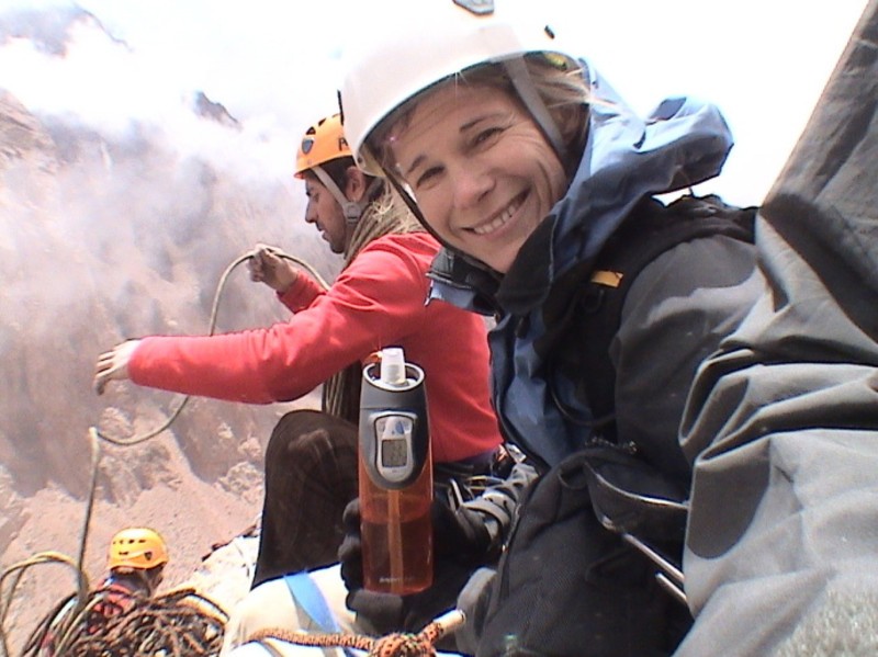 【高清图】提醒你喝水的杯子 HydraCoach智能