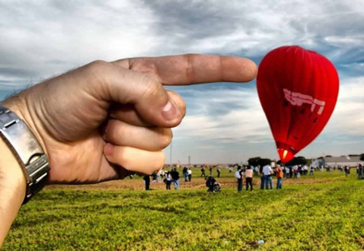 【高清图】 别出心裁的借位艺术 搞笑创意摄影图赏图2