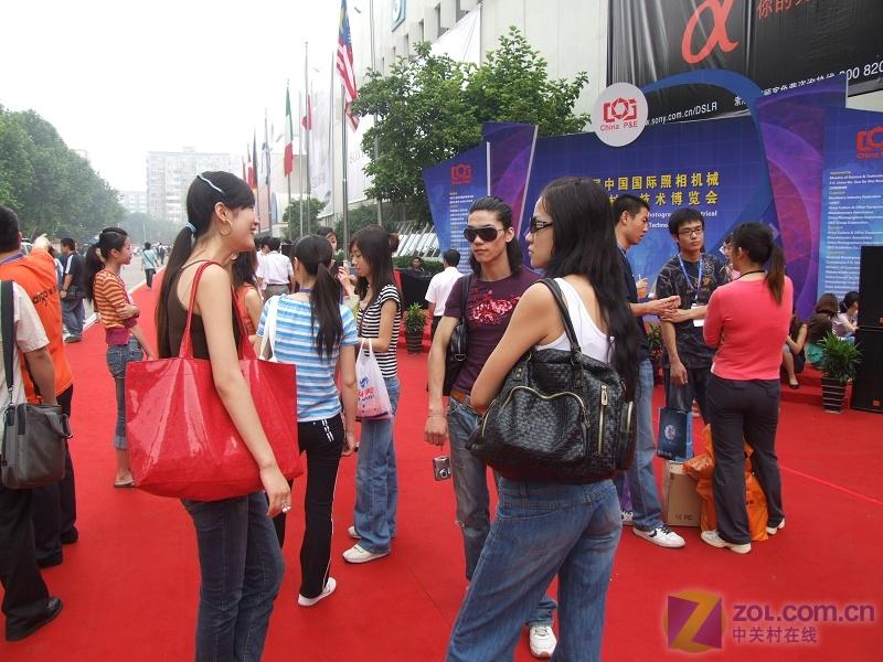 P&E 2007��Ӱ���ͷ�Ƽ� ��Ůģ������ͼƬ����,ͼ5-ZOL�йش����ߵ�5��