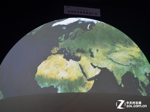 Comm2014:巴可展示穹顶投影应用_巴可投影机