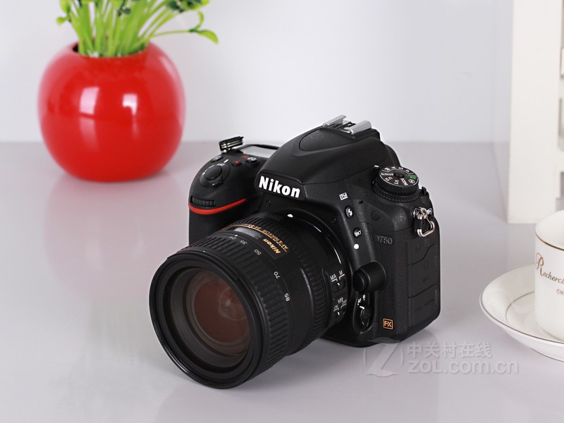全画幅 旋转屏 尼康D750单机仅8180元