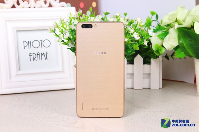 披金带甲+大运存 金色版荣耀6Plus图赏_华为