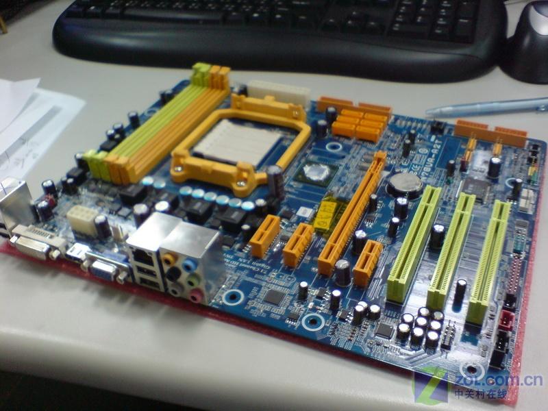 ����Ƶ�� ӳ̩Tϵ���SLI��MCP78ʵ��ͼƬ����,ͼ1-ZOL�йش����ߵ�1��