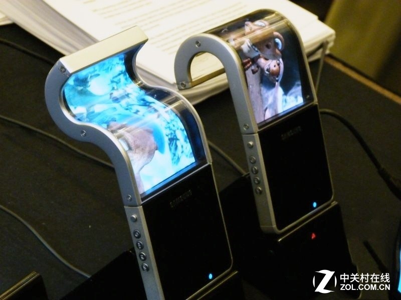 【高清图】柔性屏 然并卵 谁会是干掉屏幕的主