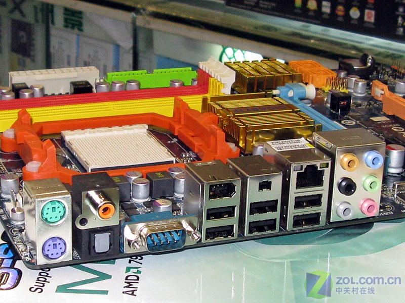 ���Σ�GIGABYTE��GA-MA790X-DS4ͼƬ���� ��8�� -ZOL�йش����ߵ�8��