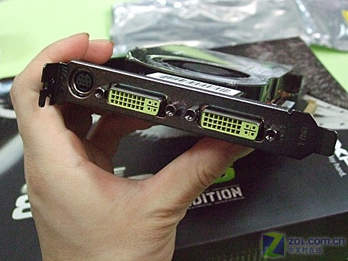 XFXѶ��8800GS(PV-T88S-FDF4) ��1��