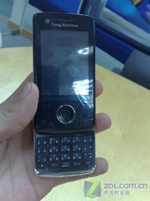 ���ᰮ���ţ�Sony Ericsson��P5ͼƬ���� ��9�� -ZOL�йش����ߵ�9��