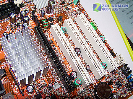 ��ʿ����Foxconn��6100K8MB-RSͼƬ���� ��4�� -ZOL�йش����ߵ�4��