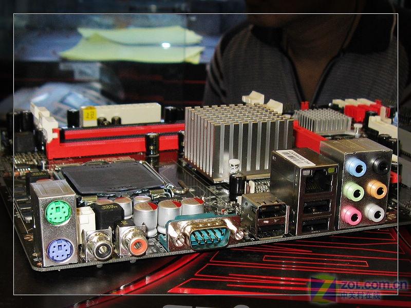 ˹�ʹ�ˣ�Spark���ڳ�BI-500ͼƬ���� ��22�� -ZOL�йش����ߵ�22��