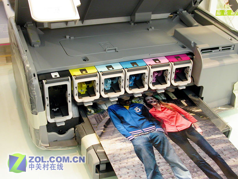 ���գ�HP��HP Photosmart 8238(Q3470D)ͼƬ���� ��12�� -ZOL�йش����ߵ�12��