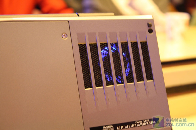 С�ͺ�ը�� Alienware M11x�׷�ͼ��ͼƬ����,ͼ4-ZOL�йش����ߵ�4��