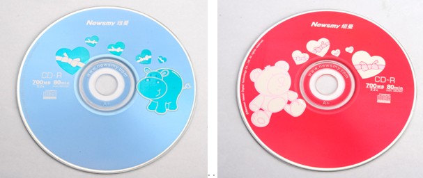 纽曼卡酷系列CD-R刻录盘片,丰富多彩的图案,能给您的生活增添乐趣,给你在平时常用的刻录盘上多了色彩和趣味。这款52X CD-R卡酷系列刻录盘同样保持了写入稳定可靠、优秀的兼容性、超强的环境适应力、保存时间长等几大特点于一身。无论是刻系统盘、制作音乐CD、存储数据,都可以用到它,在加上纽曼良好的售后服务,非常值得您的选择。 (关于纽曼蓝光盘更多信息请关注纽曼官方网http://www.