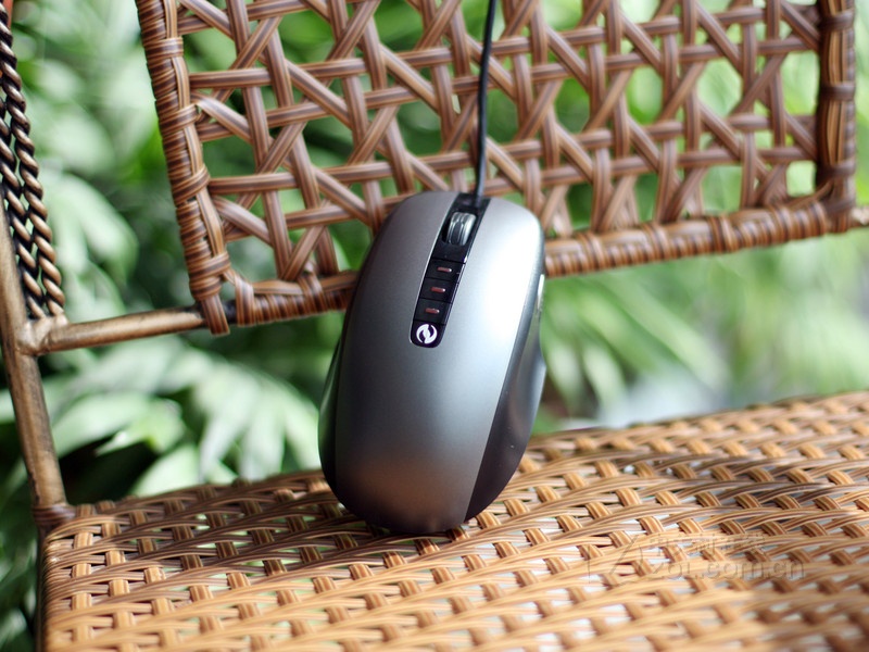 【美女图】微软战雷鲨x3银灰色外观图片 图12