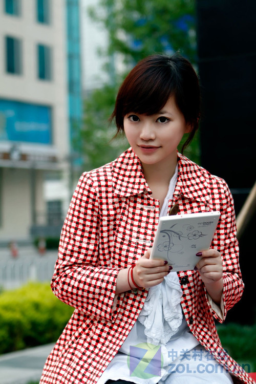 支持WiFi模块 汉王新秀F32美女图赏 