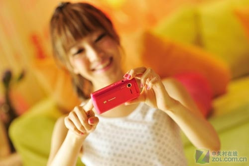 光触时尚 &ldquo;糖果&rdquo;联想i55绚烂美女图赏