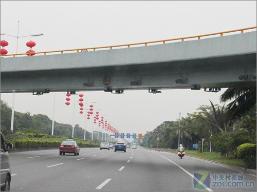 רҵGϵ�л��ݵ��� ������G700����֮�� 