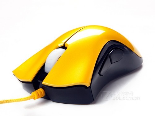 Razer炼狱蝰蛇大黄蜂版是一款在设计上加入了电影《变形金刚》元素的游戏鼠标,机身绘制有变形金刚博派logo与黄色烤漆,并且具有与机身同色的背光灯,鼠标搭载有3.5G光学传感器,最高可提供3500DPI的采样率,并且支持多档切换,鼠标造型宽大,可对用户手掌进行完美填充,目前这款产品已经停产,价格飙升至299元,对这款产品感兴趣的朋友要赶快出手了。