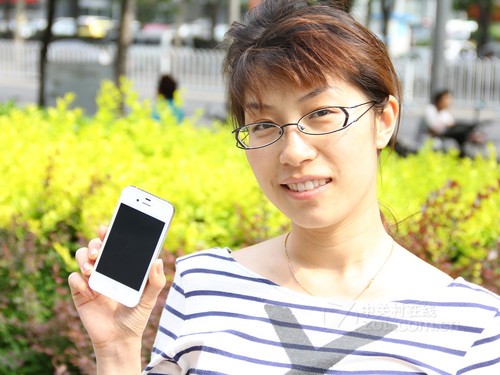 小白暑假给力 白色iPhone 4今报4450元 