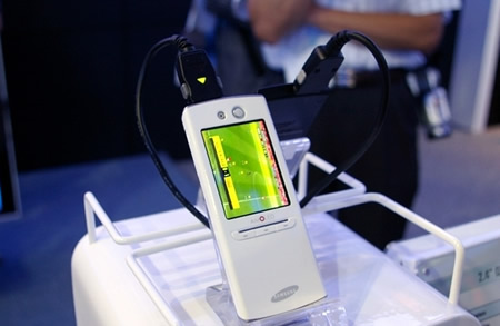 AMOLED��ʤTFTҺ�� �����Ƴ��͹���MP3ͼƬ����,ͼ4-ZOL�йش����ߵ�4��