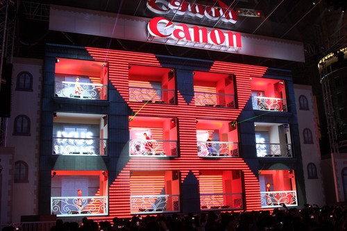 佳能2011年秋季新品发布会演出图赏_佳能 IXU