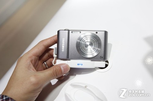 入门级卡片系列 三星推出两款ST系列相机_三