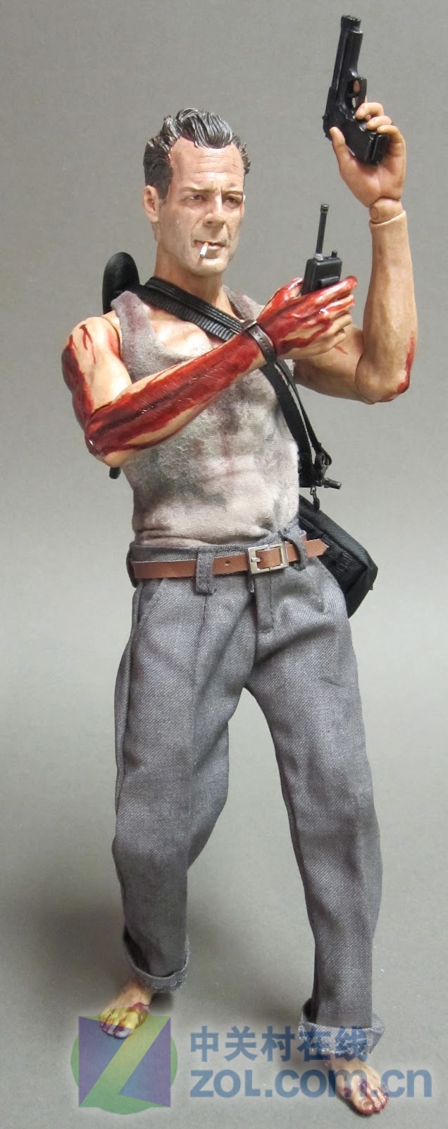 虎胆龙威电影布鲁斯威利斯模玩手办赏析