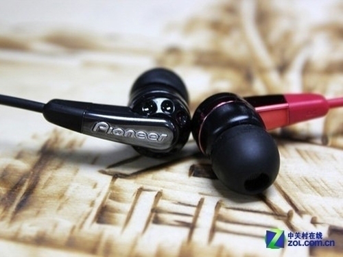 【高清图】流行音乐是主流 低音出色入耳耳塞