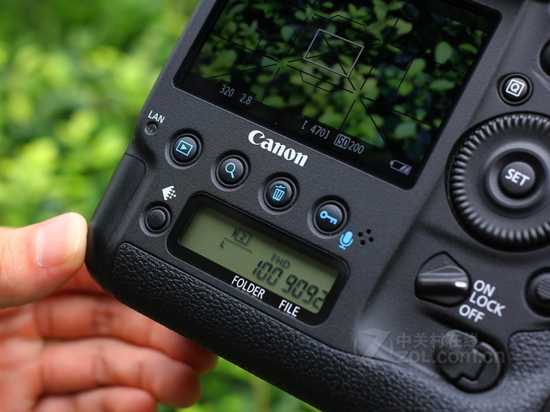 【手持效果图】佳能EOS-1DX黑色机背液晶显
