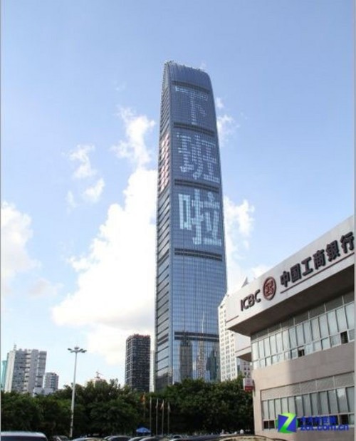 宛如瀑布 勤上光电LED点亮京基100大厦 