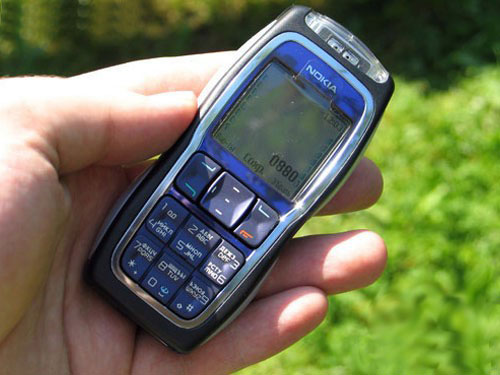 nokia/诺基亚 3220 彩灯 超值彩屏手机 声音大清晰 耐摔好用