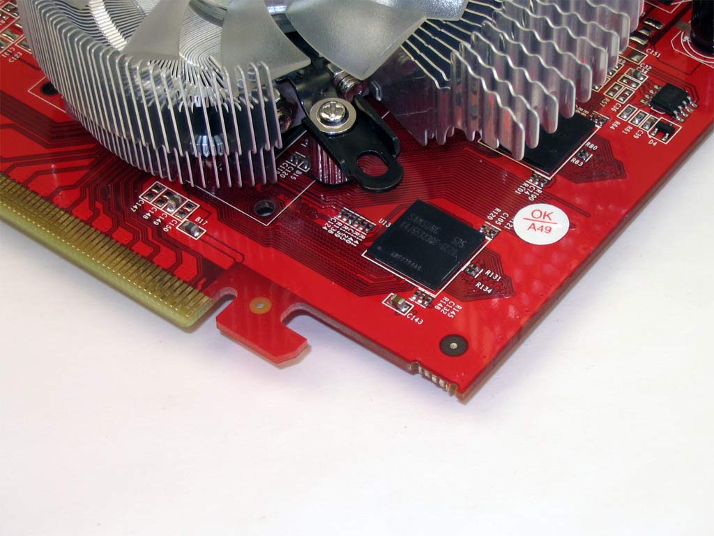 盈通镭龙rx550xt龙翼版