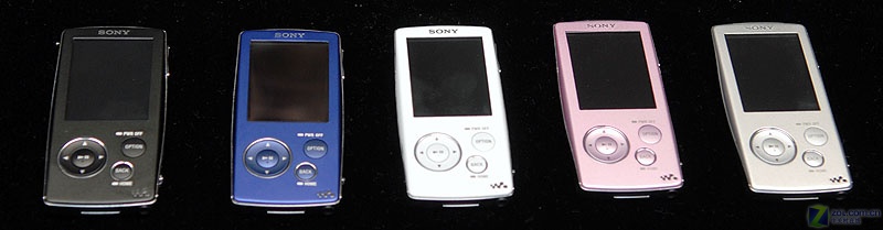 【高清图】 超薄和大屏幕 索尼walkman a800真机图1