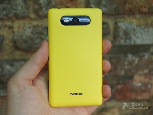 全色彩都到货 诺基亚lumia 820售2700元
