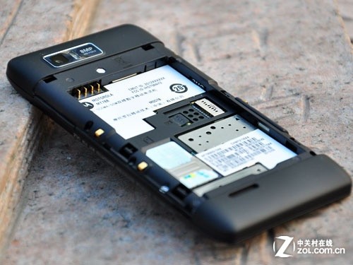 单核2GHz超越所有双核 摩托MT788评测