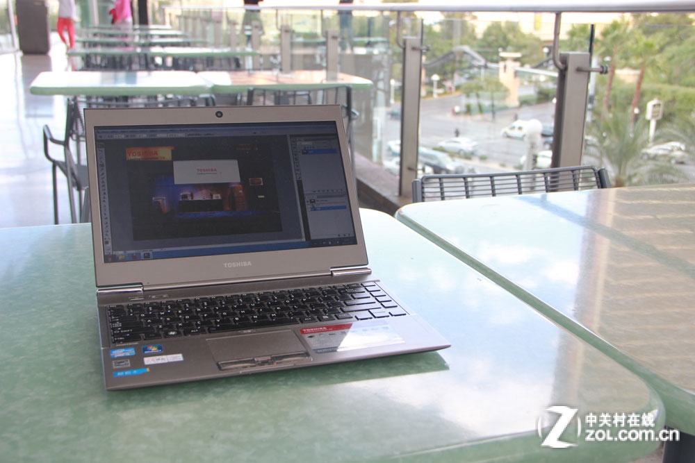 产品相关及图片    东芝z830-c18s(银色)  * 部分图片来源网络,如有