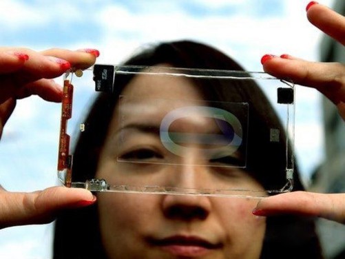 台湾宝创科技研发的的全透明智能手机(图片引自phonearena.com)