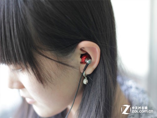 铁三角ath-ckm300耳塞佩戴效果