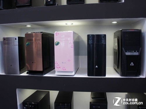 �۽�������˹ �����CeBIT2013Ѳ�� 