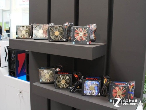 �۽�������˹ �����CeBIT2013Ѳ�� 
