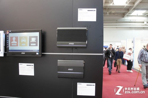 CeBIT΢��չ̨���콢����Ϸ�豸������ 
