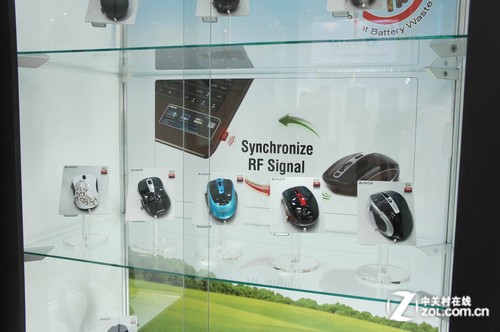 ���������� ˫�����ڶ���ƷCeBIT�ع� 