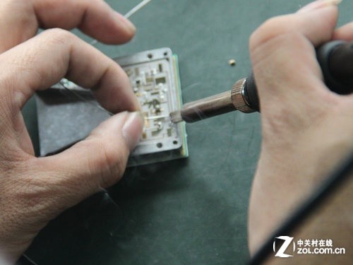 预警仪如何诞生 业界首次探秘“狗”产线