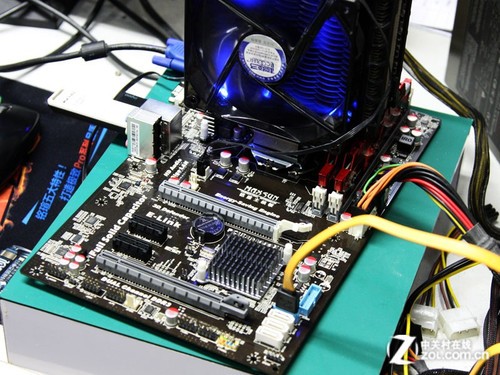 ivb甜品来袭 军规b75主板详测新g2020