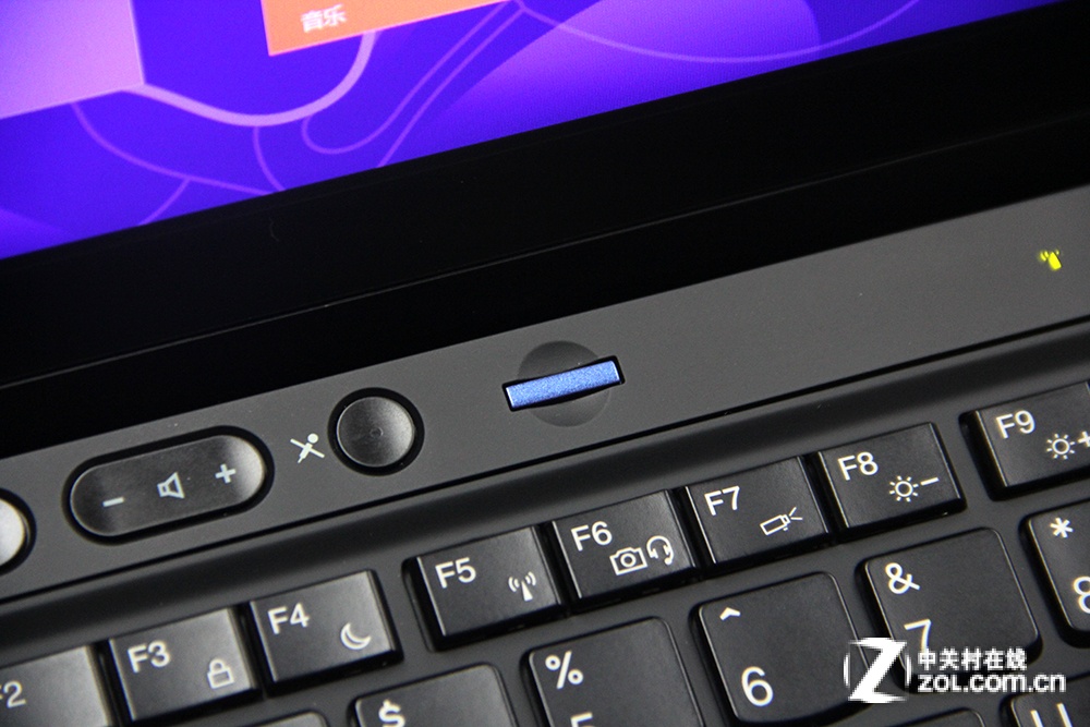 【高清图】 具备触屏 联想推20周年纪念版x1 carbon图4