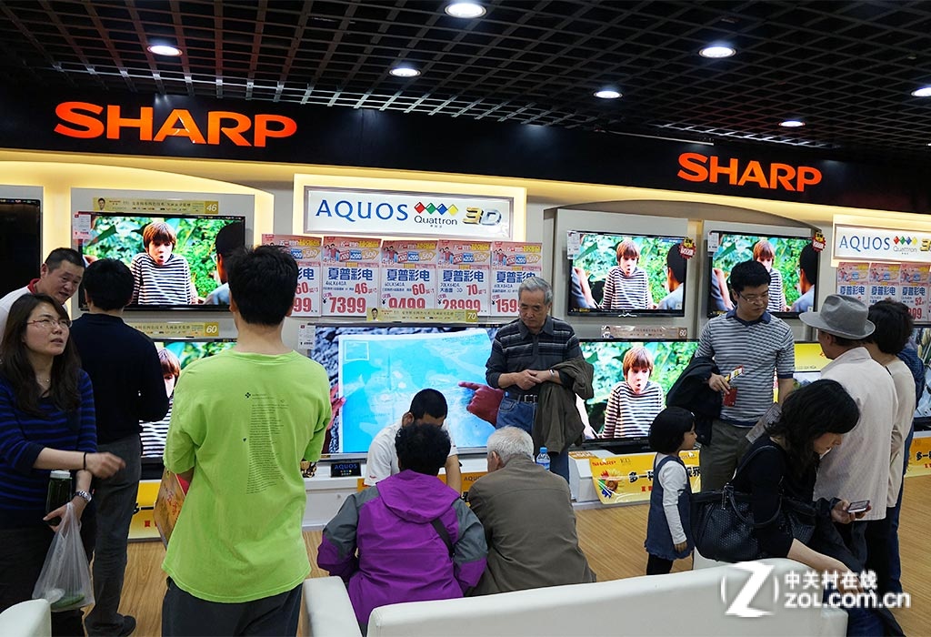 【高清图】 大屏销售火4k展示忙 五一卖场实地探访图14